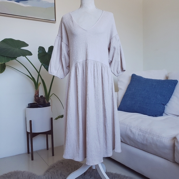 Zara Dresses & Skirts - Zara Textured Ivory Textured Midi Dress